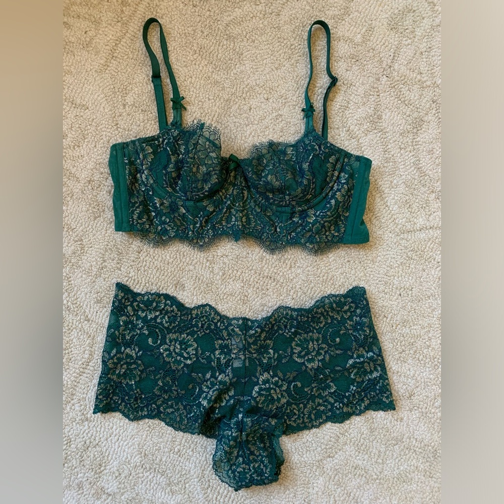 Victoria’s Secret Green Lace Floral Gold Lingerie Set, Bralette Panties, S & 32B